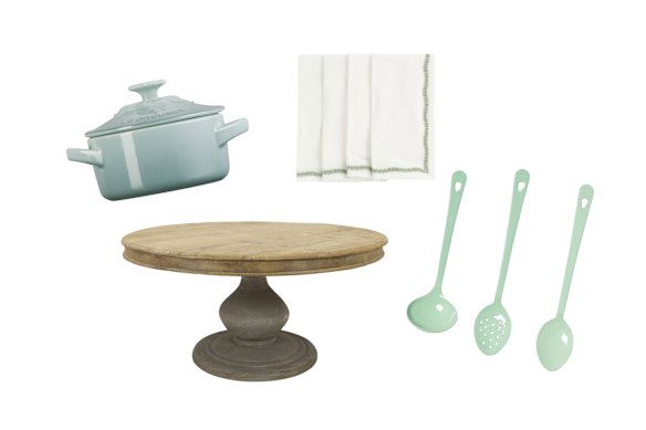 “Petite Casserole”; “Stratford” table; Chamois napkins; Enamel kitchen utensils. 