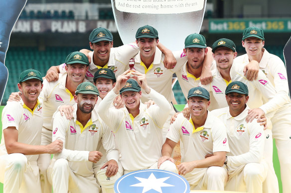 Then-skipper Steve Smith and his Australian teammates celebrate the 2018 Ashes series win at the SCG.