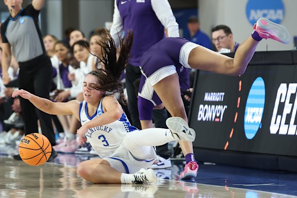 Georgia Amoore (No.3) shows her fighting qualities playing for the Kentucky Wildcats in the NCAA Women’s Basketball tournament in March.