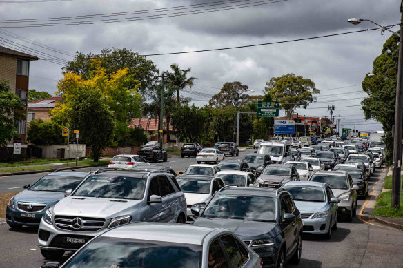 The queue for PCR tests at Roselands Shopping Centre open-air car park this week. 