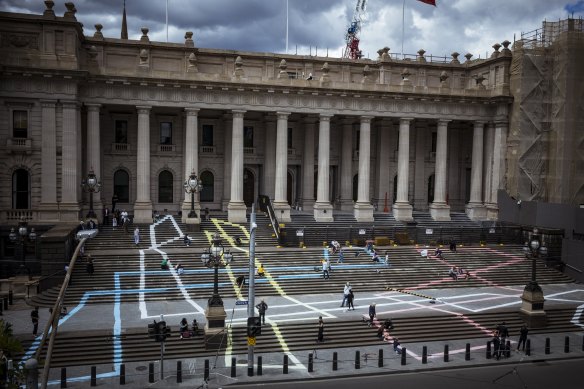 The works is called ‘Parliament Steps Walking and Drawing’ and is part of the Uptown exhibition and commissioned by ACCA.  