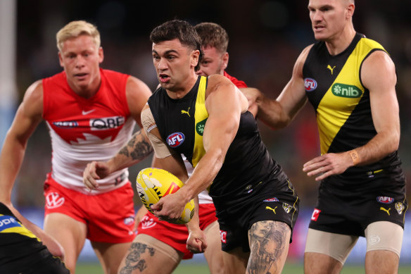 Tim Taranto, who has joined the Tigers from GWS along with Jacob Hopper, in action against the Swans.