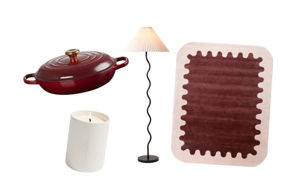 Shallow casserole; “King of Woods” candle; “Pontu” floor lamp; “Billy” rug.  