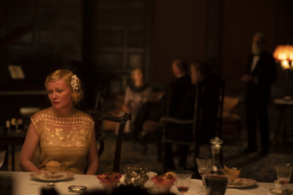 Jane Campion expanded the role of Rose Gordon (played by Kirsten Dunst): “at that time it was very difficult for her to complain to anyone.”