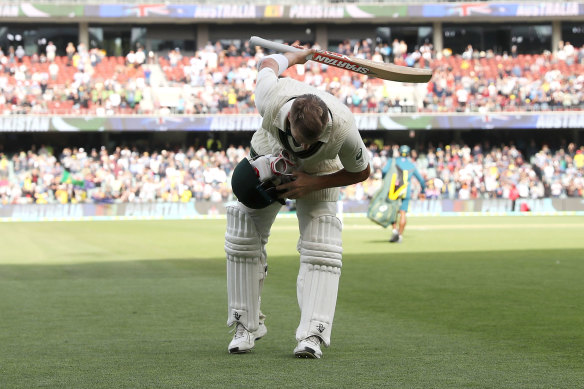 David Warner bows to the crowd after his record-breaking knock.