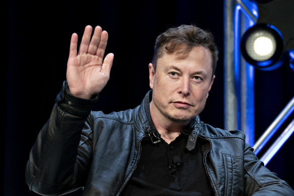 Elon Musk could be about to make things uncomfortable for Twitter management. 