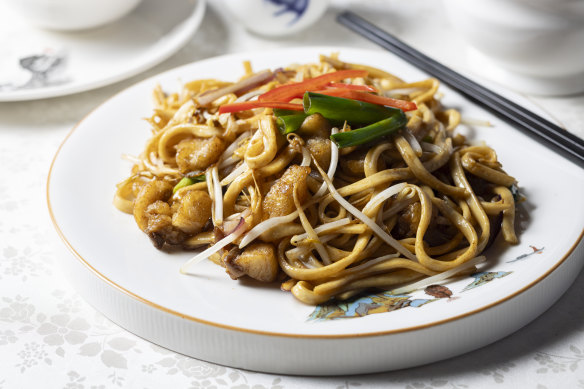 You can taste the sizzle in the wok-fried noodles with lard.