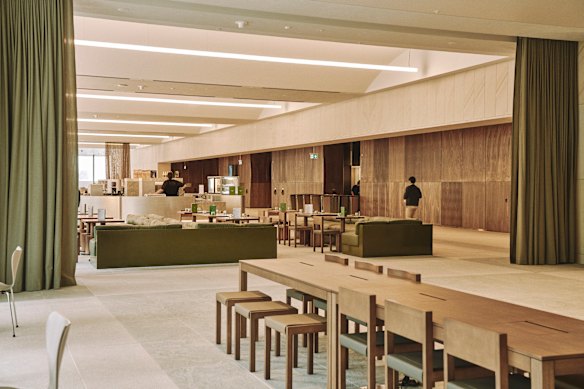 The Fold está ubicado en un espacio comunitario más grande llamado The Landing.