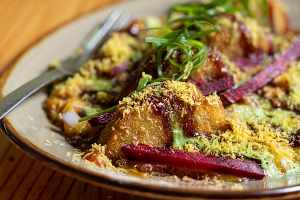 Ragda (potato patties) are another must-try Mumbai snack.