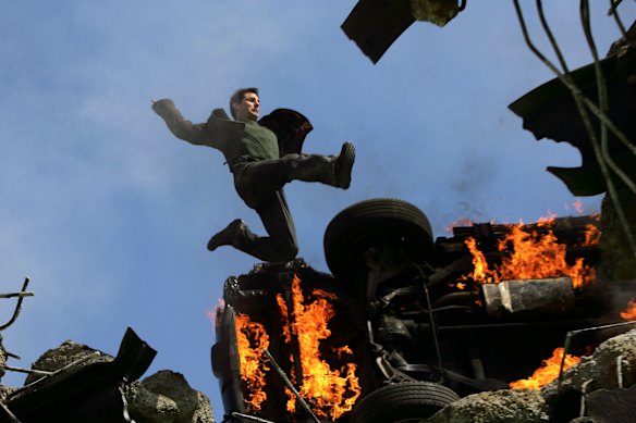 Cruise amps up the action in Mission: Impossible 3, one of the best in the franchise. 