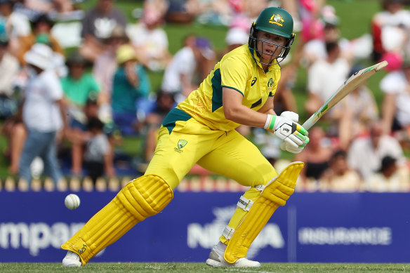 Alyssa Healy of Australia bats