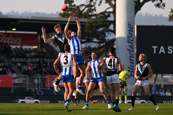 Aidan Corr competes for the ball. 