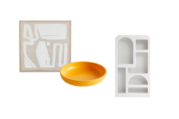 “Quai Abstract” artwork; “Sobremesa” serving bowl; “Sorrento” display cabinet.