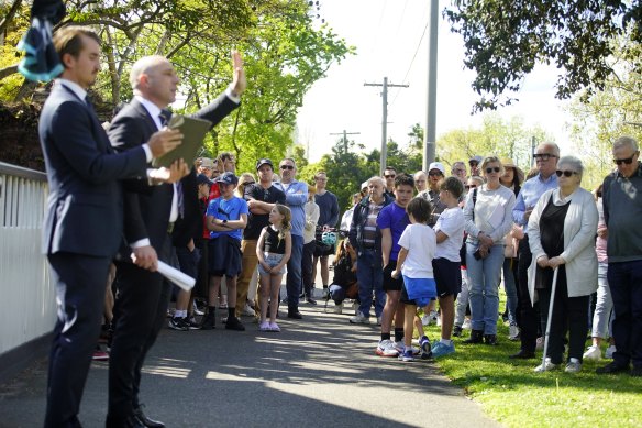 Jellis Craig Port Phillip auctioneer Warwick Gardiner at the auction of 102 Kerferd Road, Albert Park, which sold for $6.25m 