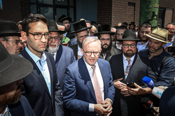 Anthony Albanese at the Melbourne synagogue that was firebombed in a terror incident. 