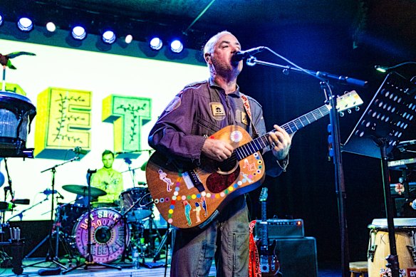 Robin Jones on drums and Steve Mason on vocals, performing with The Beta Band in Seattle in October last year.