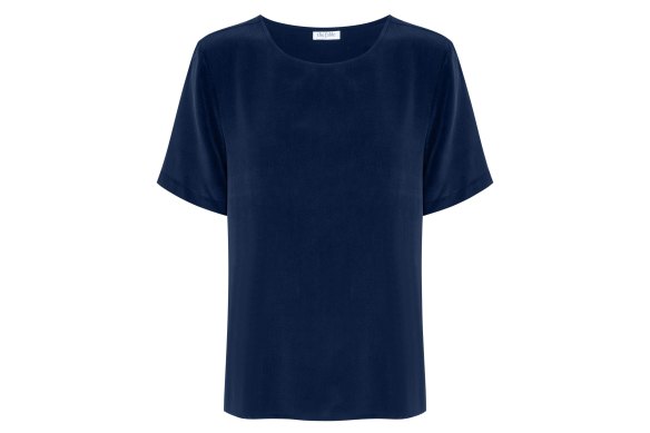 The silk T-shirt: a flexible fashion item.