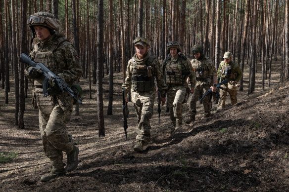 Ukrainian soldiers training in the country’s Donetsk region of Ukraine on Monday.