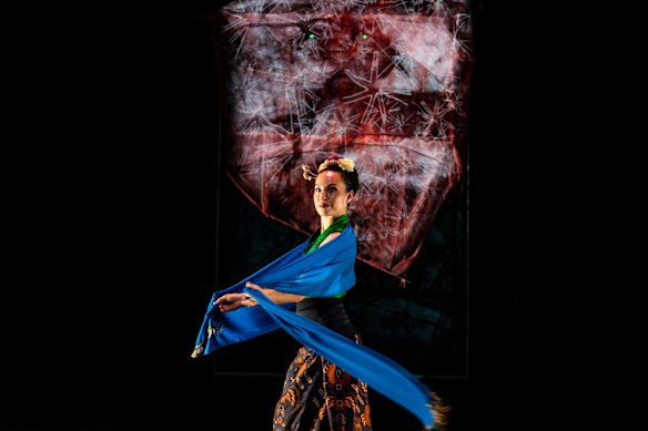 Alfira O’Sullivan in SISA-SISA.