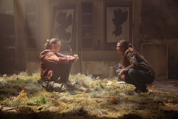 Bella Ramsey (left) and Anna Torv in The Last of Us.