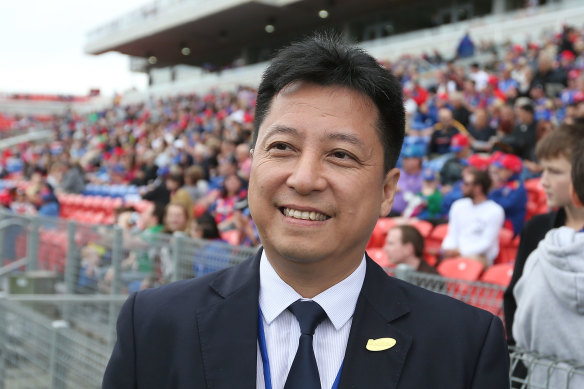 Chinese lighting magnate Martin Lee is keen to offload the Newcastle Jets to a new owner.