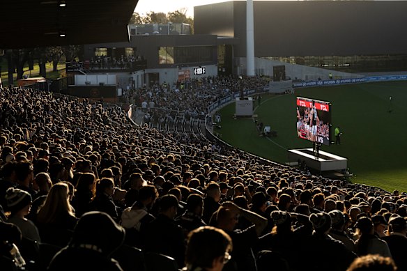 The Blue Baggers were up and about early as Carlton kicked the first five goals.