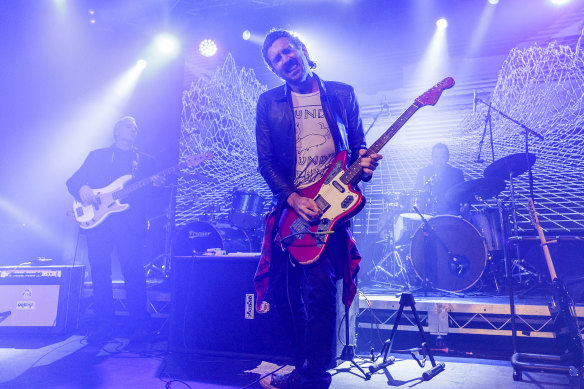 Gareth Liddiard performs with The Drones in 2016.