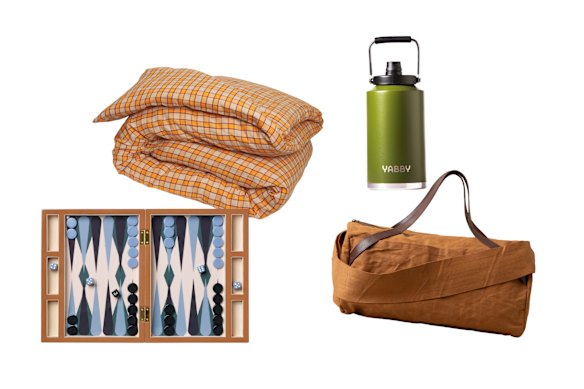 Backgammon set; “Marquis” linen quilt cover; Insulated water jug; “Journey” duffel bag.