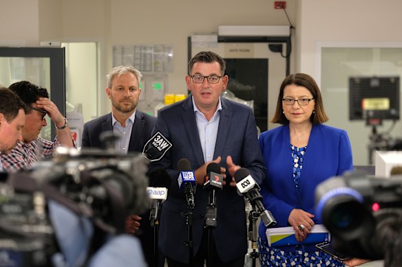 Brett Sutton with Prime Minister Daniel Andrews and former health minister Jenny Mikakos in March 2020.
