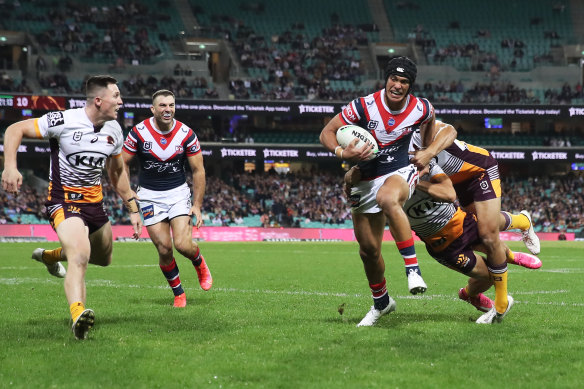 Joseph-Aukuso Suaalii on debut for the Roosters in 2021.