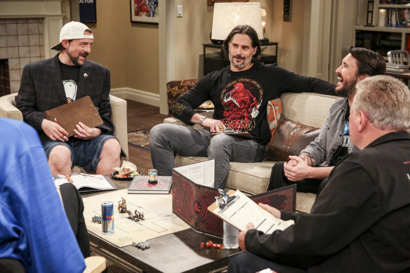 Kevin Smith, Joe Manganiello, Wil Wheaton and William Shatner play D&D on <i>The Big Bang Theory</i>.