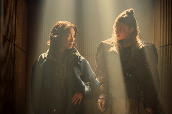 Michelle Yeoh as Olwen and Hunter Schafer as Cora in Blade Runner 2099.