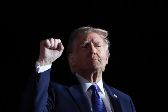 Donald Trump is “far worse than the provably criminal Nixon”, says Watergate journalist Bob Woodward.