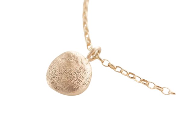 Want to make an impression? This jewellery range can be customised with a pet’s nose or paw print.