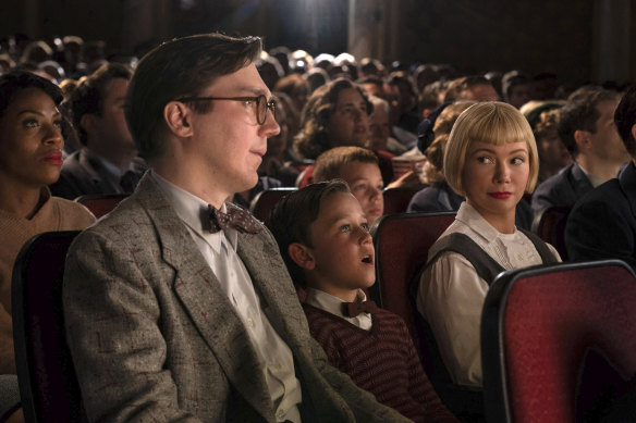 Paul Dano, Mateo Zoryon Francis-DeFord and Michelle Williams in a scene from The Fabelmans.