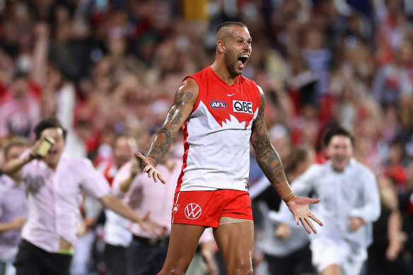 Fans rushed on to the Sydney Cricket Ground as Lance Franklin kicked his 1000th goal - in March at the SCG.