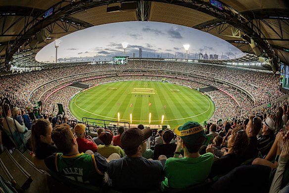 AT the peak of its popularity, the BBL drew 80,000 fans to the MCG for a Melbourne derby in January 2016.