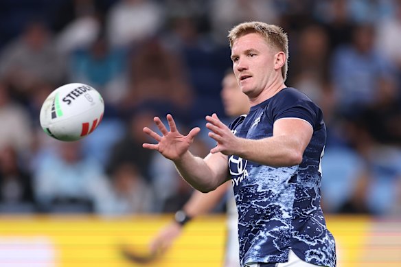 Cowboys halfback Tom Dearden.