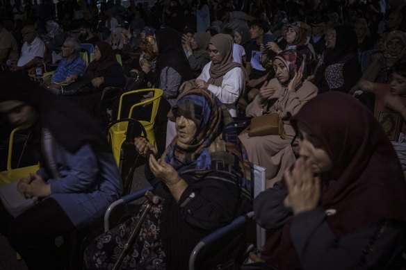 Hundreds gathered in Melbourne’s north on Friday night for a vigil for the victims of the Turkey-Syria earthquakes.