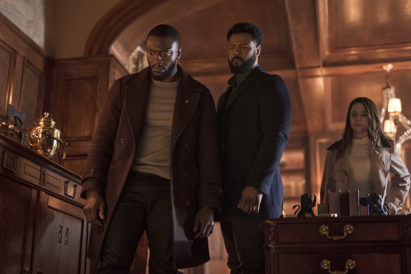 Aldis Hodge, Isaiah Mustafa and Alona Tal in <i>Cross</i>.