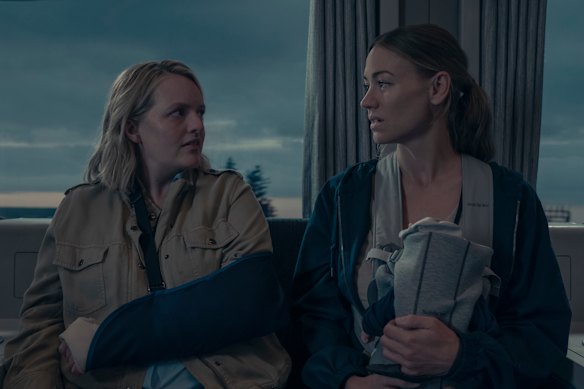 The relationship between June (Elisabeth Moss) and Serena (Yvonne Strahovski) takes an unexpected turn in the final season of The Handmaid’s Tale.