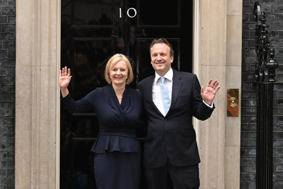Liz Truss and her husband Hugh O’Leary enter Downing Street for the first time in her leadership.