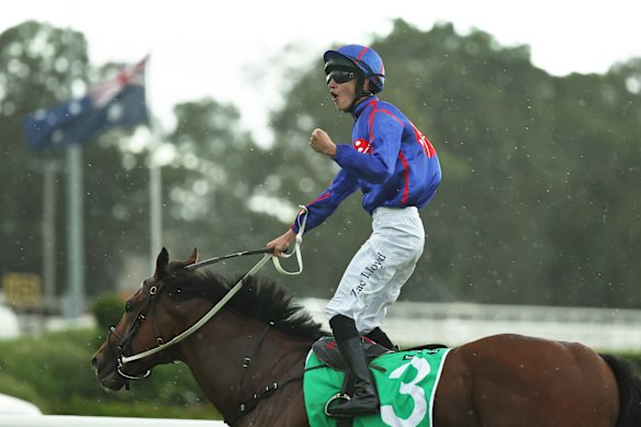 Zac Lloyd winning the Golden Slipper on Guest House.