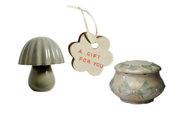 “Periwinkle” lamp; “A Gift For You” tag; Jewellery jar.  