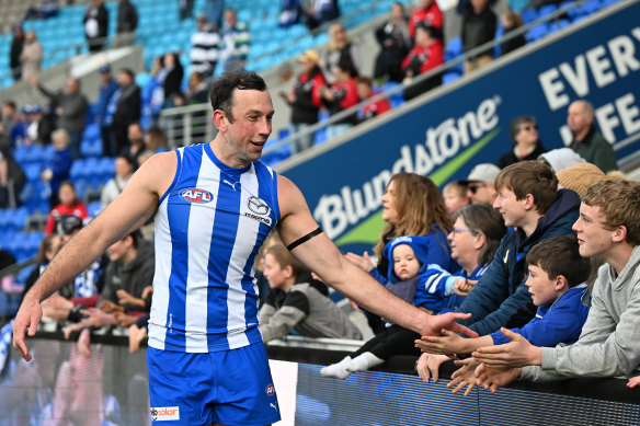 North Melbourne ruckman Todd Goldstein wants to join Essendon.