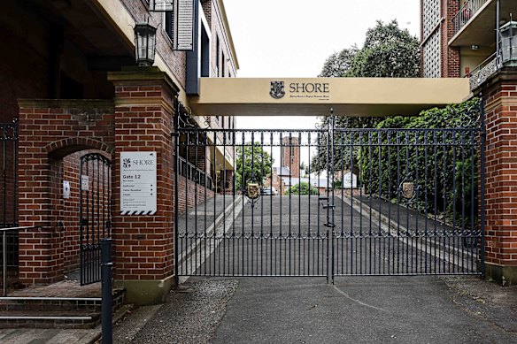 Shore School Council backs headmaster in leadership spat