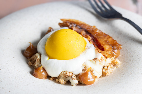 Sincero’s signature “Ovetto Alla Carbonara” bacon-and-egg dessert.