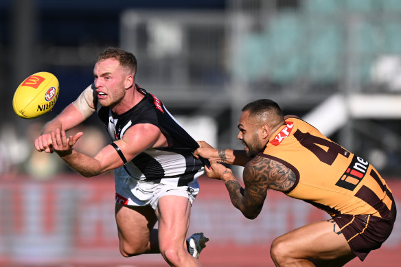 Tom Mitchell in action for the Pies.
