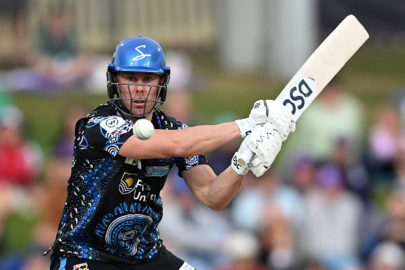 Chris Lynn in action for the Adelaide Strikers. 