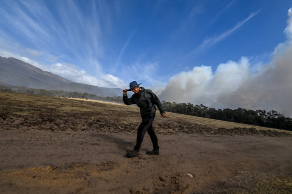 Tania Pietsch battles against strong winds near Pomonal.